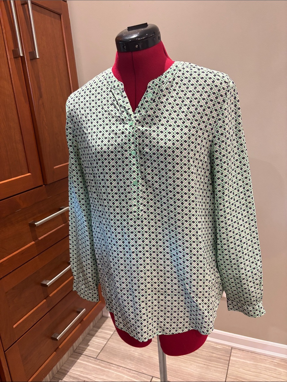Like New ✨ Joie 100% Silk Mod Print Mint Green Carita Blouse Sz S / 4